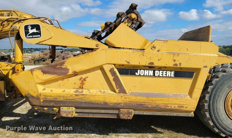 image for item DN4141 1995 John Deere 762B  scraper