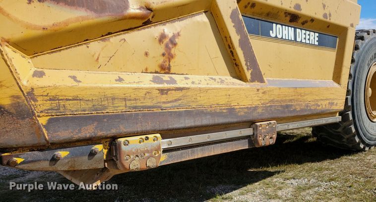 image for item DN4141 1995 John Deere 762B  scraper