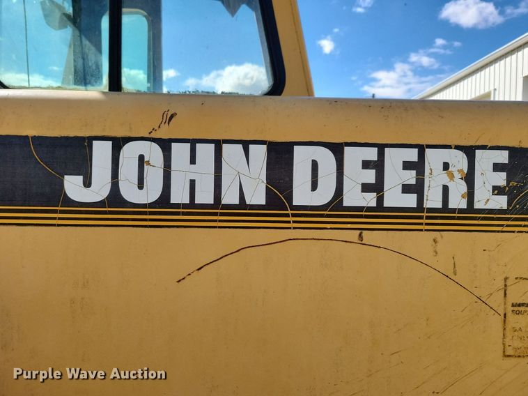 image for item DN4141 1995 John Deere 762B  scraper