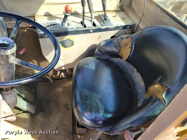 image for item DN4141 1995 John Deere 762B  scraper