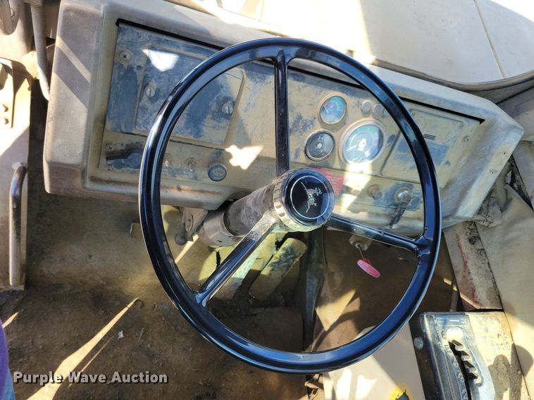 image for item DN4141 1995 John Deere 762B  scraper