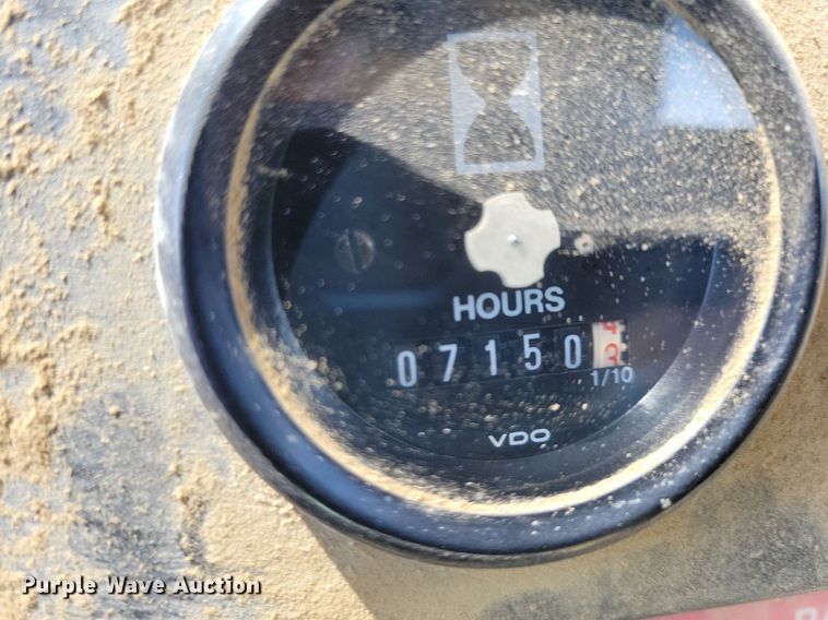 image for item DN4141 1995 John Deere 762B  scraper