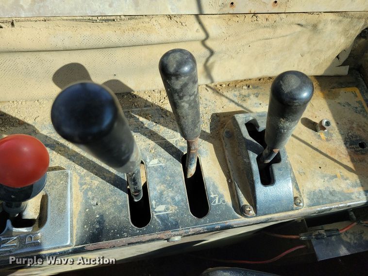 image for item DN4141 1995 John Deere 762B  scraper