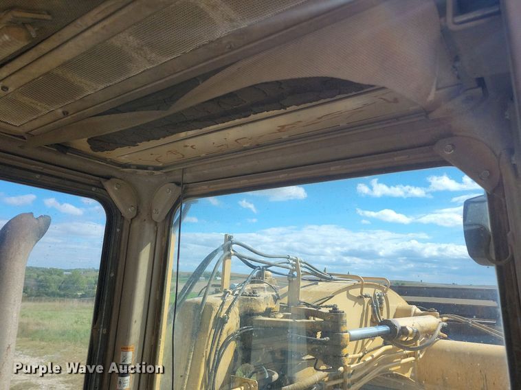 image for item DN4141 1995 John Deere 762B  scraper