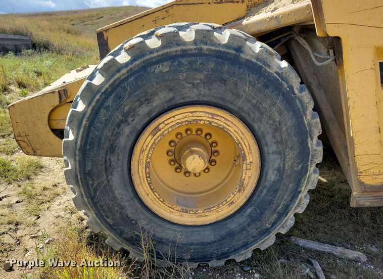 image for item DN4141 1995 John Deere 762B  scraper