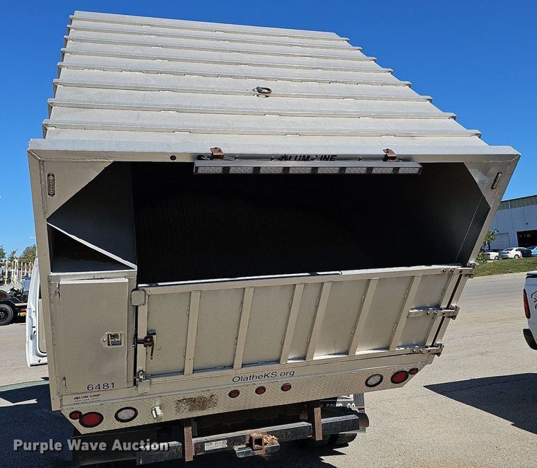 image for item DN8695 2009 Ford F550 XL Super Duty  dump truck