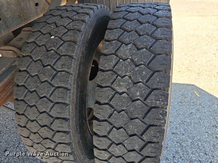 image for item DN8695 2009 Ford F550 XL Super Duty  dump truck