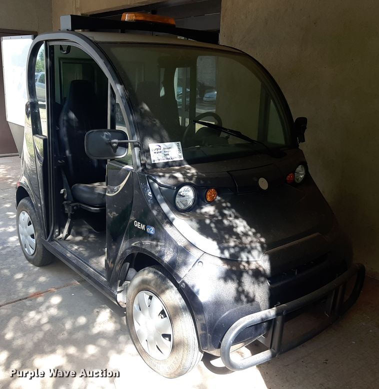 image for item DO3154 2019 Polaris GEM E2  golf cart