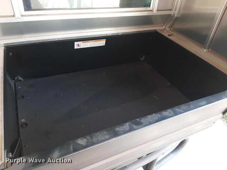 image for item DO3154 2019 Polaris GEM E2  golf cart