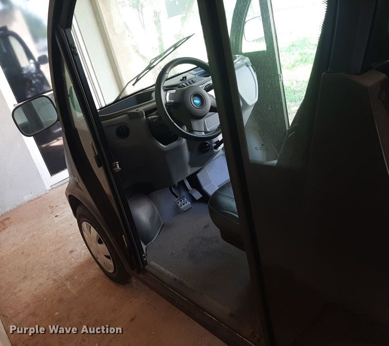 image for item DO3154 2019 Polaris GEM E2  golf cart