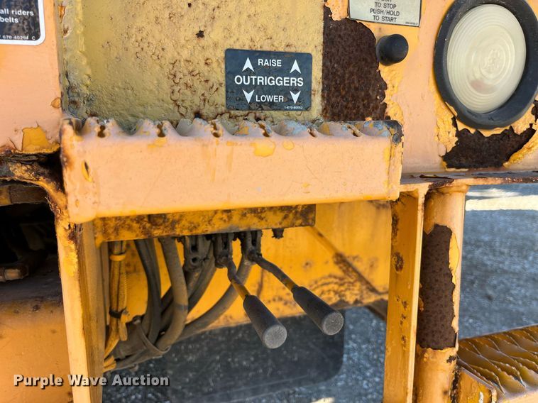 image for item DP2070 2006 International 7400  bucket truck