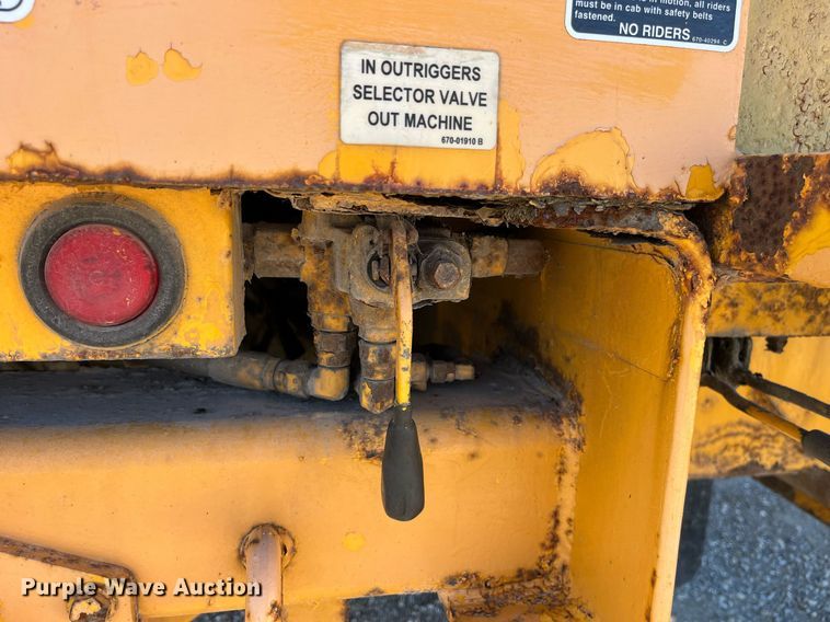 image for item DP2070 2006 International 7400  bucket truck