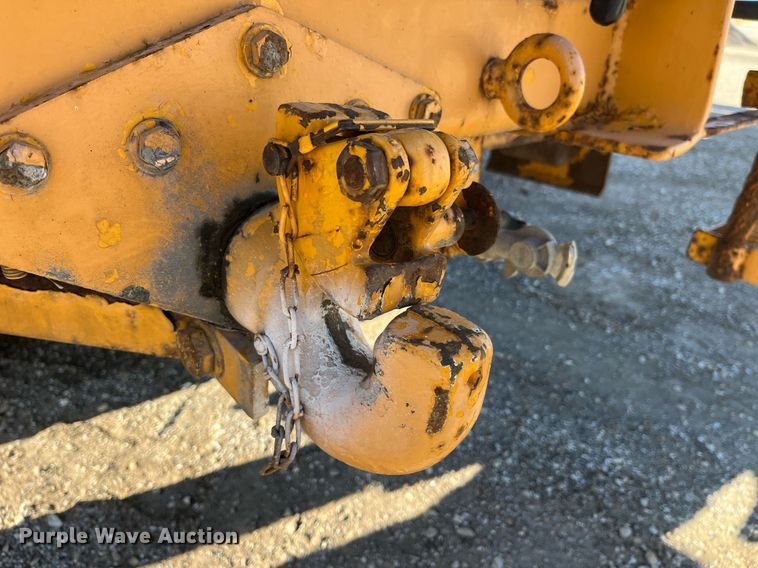 image for item DP2070 2006 International 7400  bucket truck