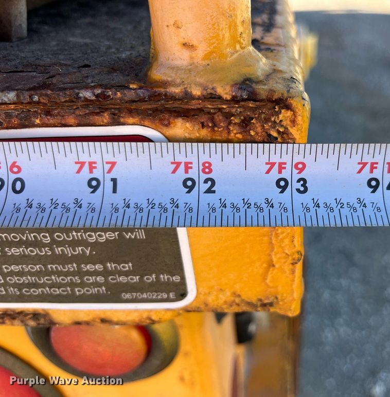 image for item DP2070 2006 International 7400  bucket truck