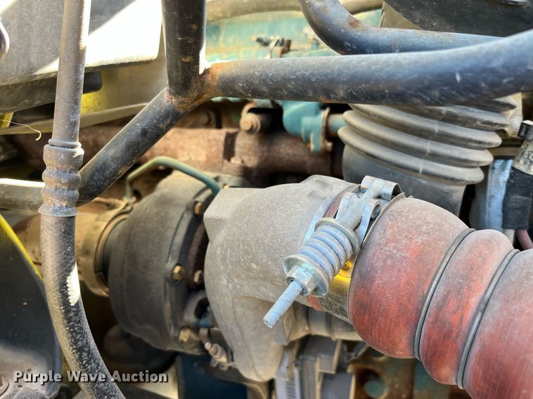 image for item DP2070 2006 International 7400  bucket truck