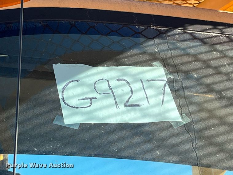 image for item DP2070 2006 International 7400  bucket truck