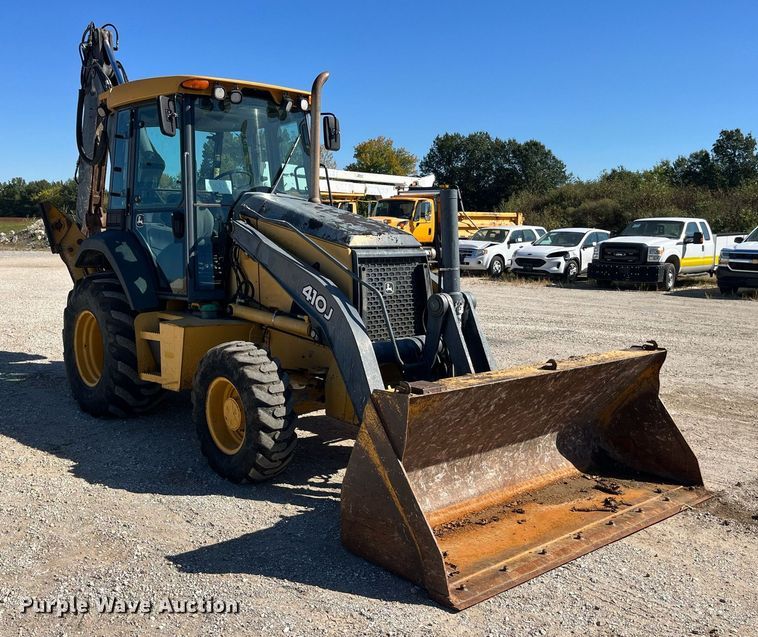 image for item DP2072 2009 John Deere 410J  backhoe