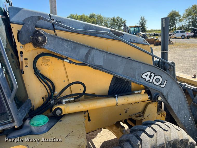 image for item DP2072 2009 John Deere 410J  backhoe