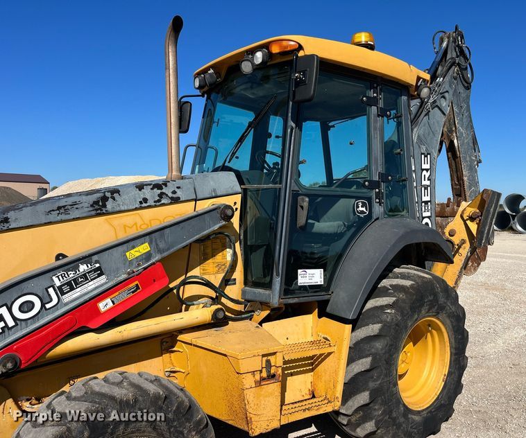image for item DP2072 2009 John Deere 410J  backhoe