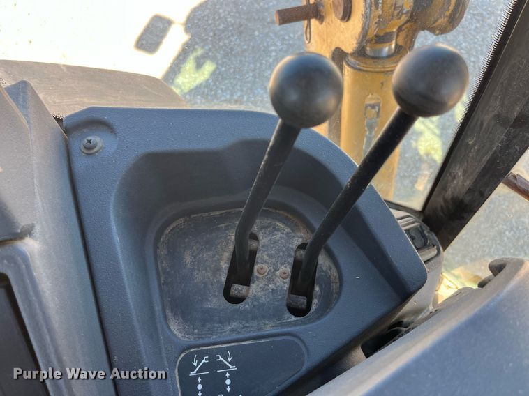 image for item DP2072 2009 John Deere 410J  backhoe