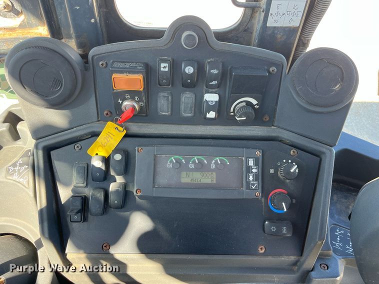 image for item DP2072 2009 John Deere 410J  backhoe