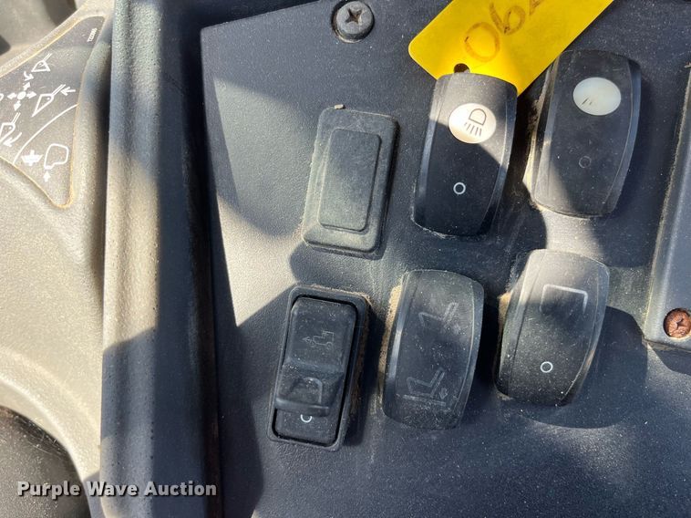 image for item DP2072 2009 John Deere 410J  backhoe