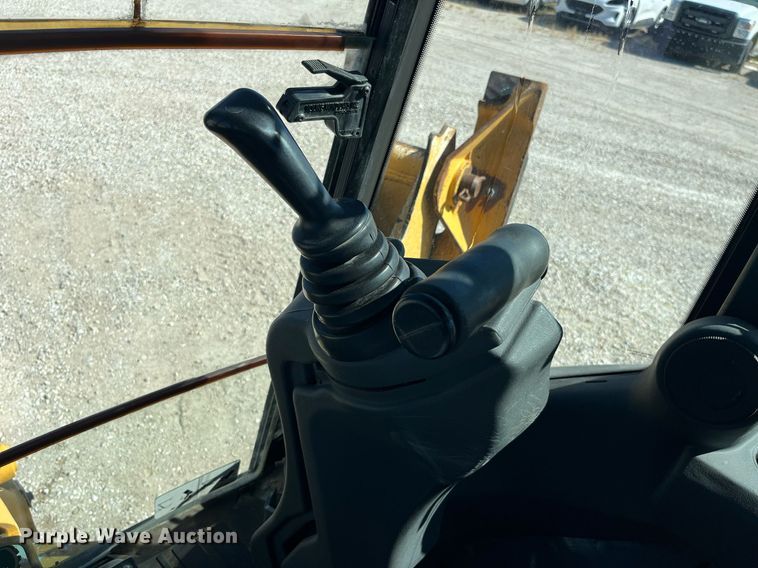 image for item DP2072 2009 John Deere 410J  backhoe