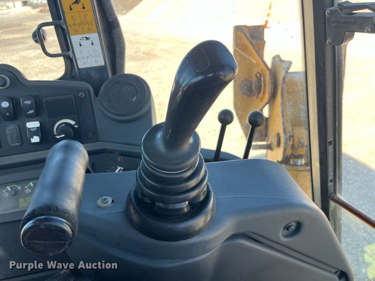 image for item DP2072 2009 John Deere 410J  backhoe