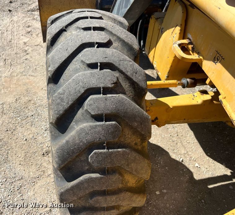 image for item DP2072 2009 John Deere 410J  backhoe