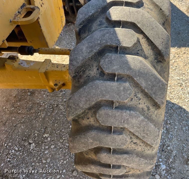 image for item DP2072 2009 John Deere 410J  backhoe