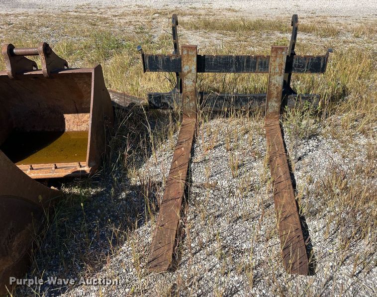 image for item DP2072 2009 John Deere 410J  backhoe