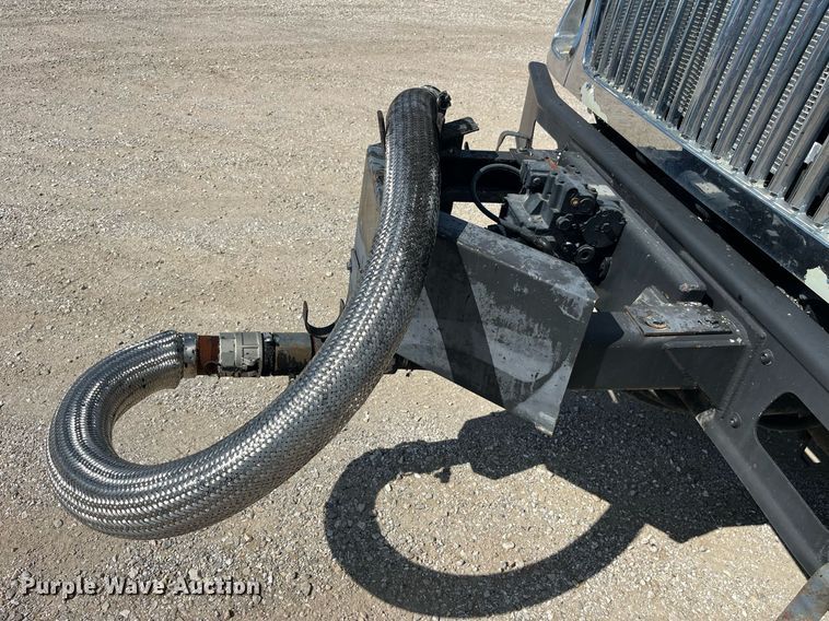 image for item DP2076 2006 International 7400  oil distributor truck