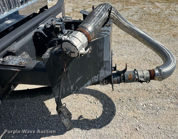 image for item DP2076 2006 International 7400  oil distributor truck