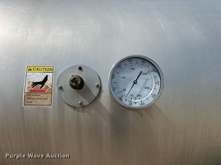 image for item DP2076 2006 International 7400  oil distributor truck