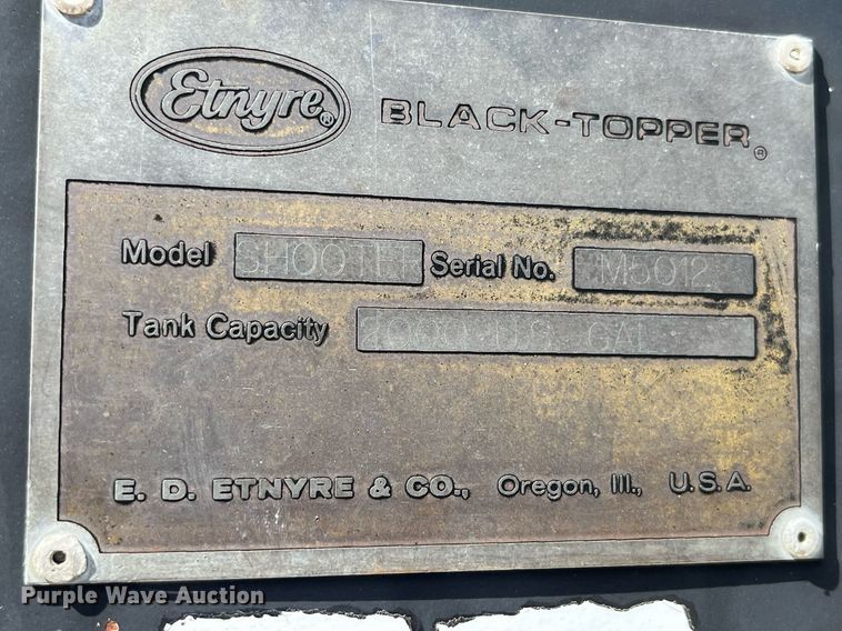 image for item DP2076 2006 International 7400  oil distributor truck