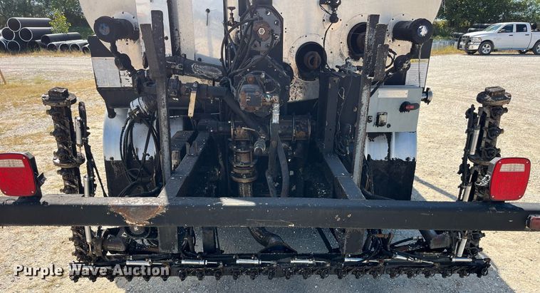 image for item DP2076 2006 International 7400  oil distributor truck