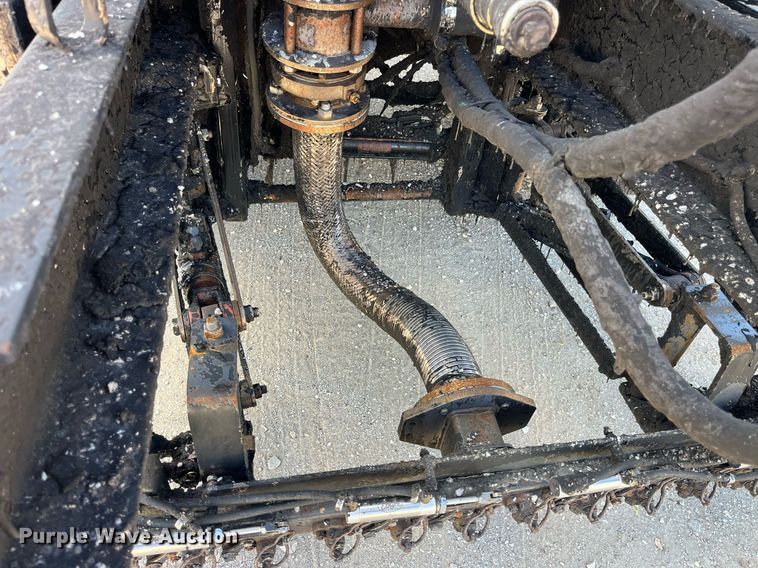 image for item DP2076 2006 International 7400  oil distributor truck