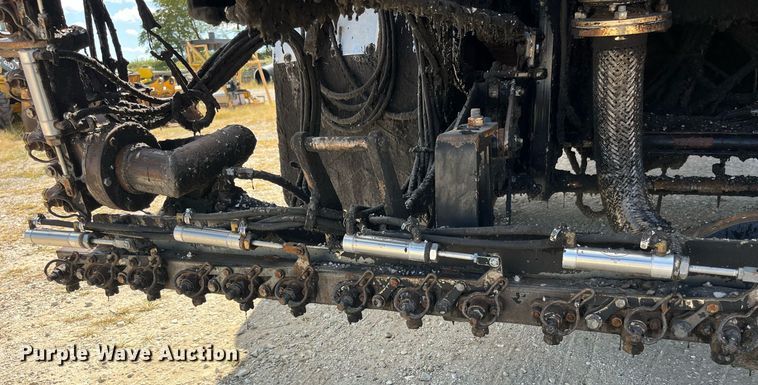 image for item DP2076 2006 International 7400  oil distributor truck