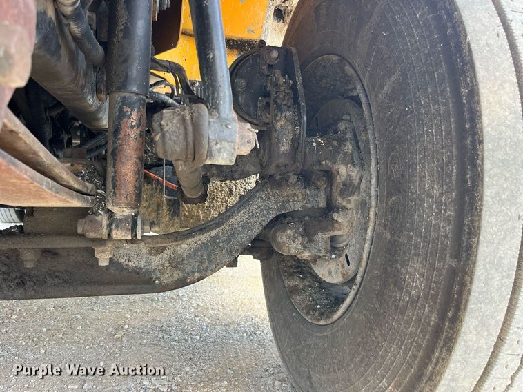 image for item DP2076 2006 International 7400  oil distributor truck