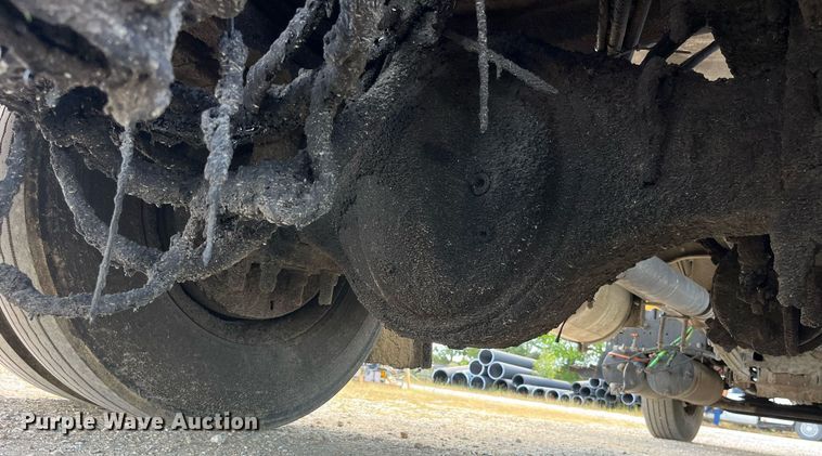 image for item DP2076 2006 International 7400  oil distributor truck