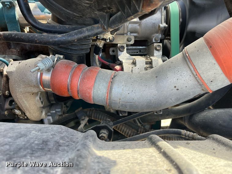 image for item DP2076 2006 International 7400  oil distributor truck