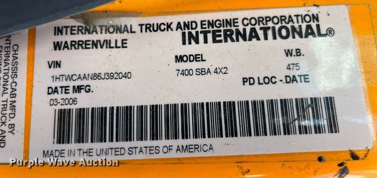 image for item DP2076 2006 International 7400  oil distributor truck