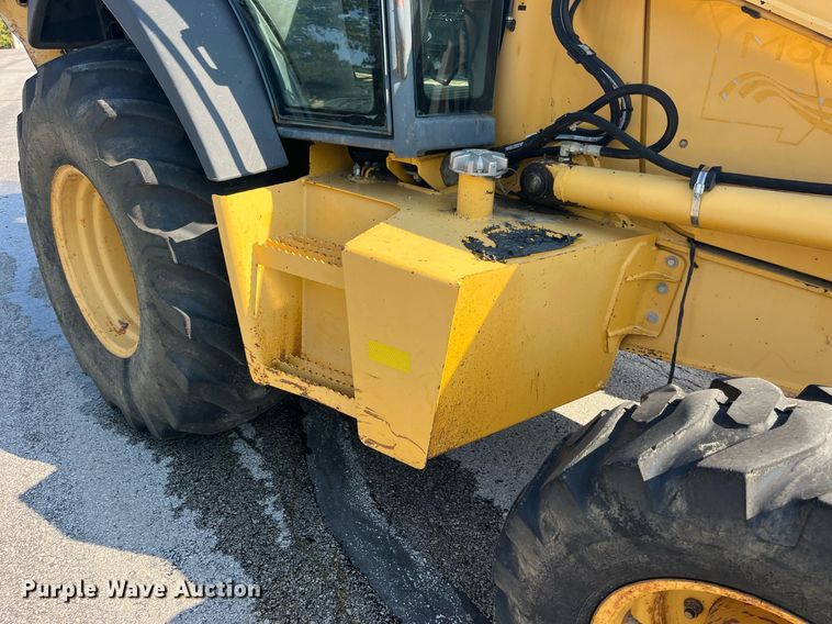 image for item DP2083 2006 John Deere 410G  backhoe