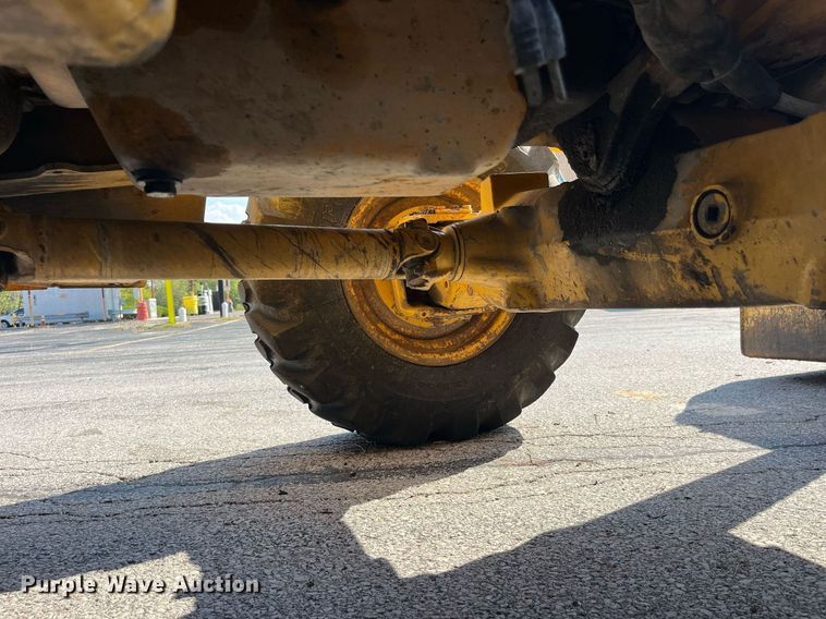 image for item DP2083 2006 John Deere 410G  backhoe