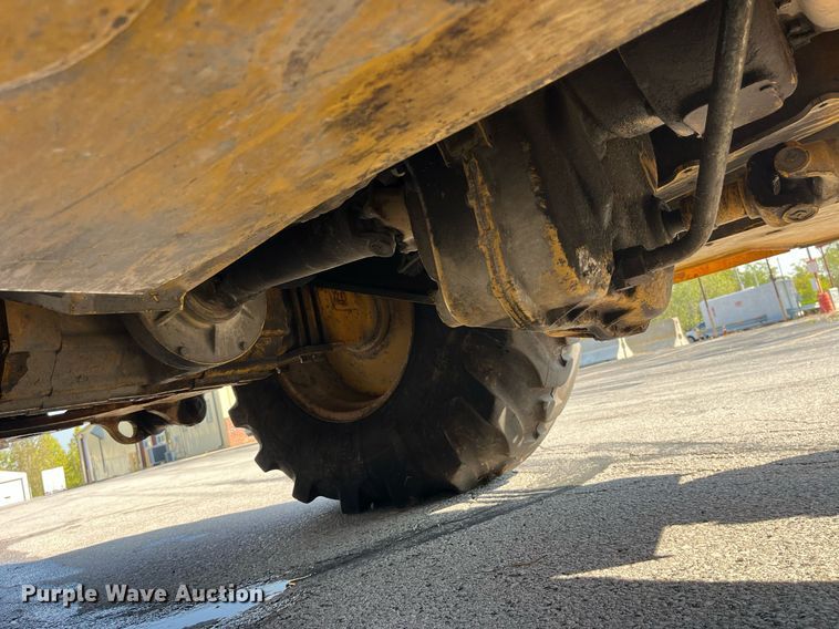 image for item DP2083 2006 John Deere 410G  backhoe