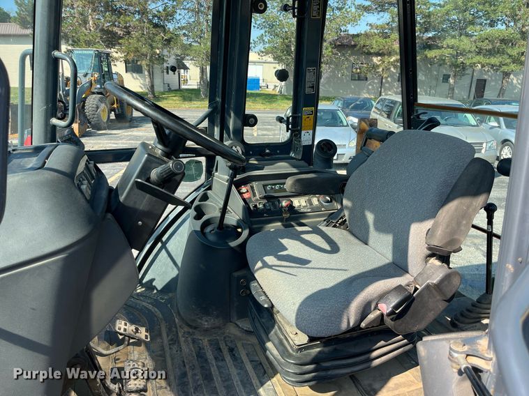 image for item DP2083 2006 John Deere 410G  backhoe