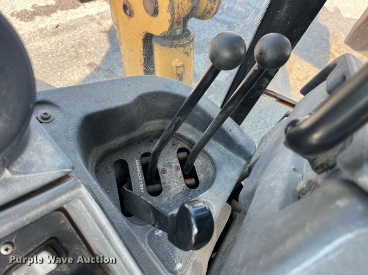 image for item DP2083 2006 John Deere 410G  backhoe