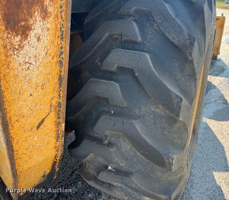 image for item DP2083 2006 John Deere 410G  backhoe