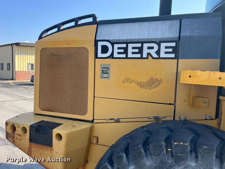 image for item DP2085 2005 John Deere 544J  wheel loader