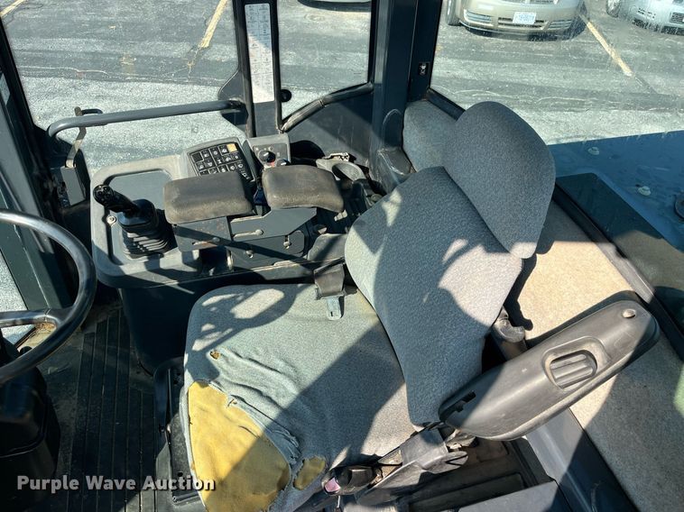 image for item DP2085 2005 John Deere 544J  wheel loader